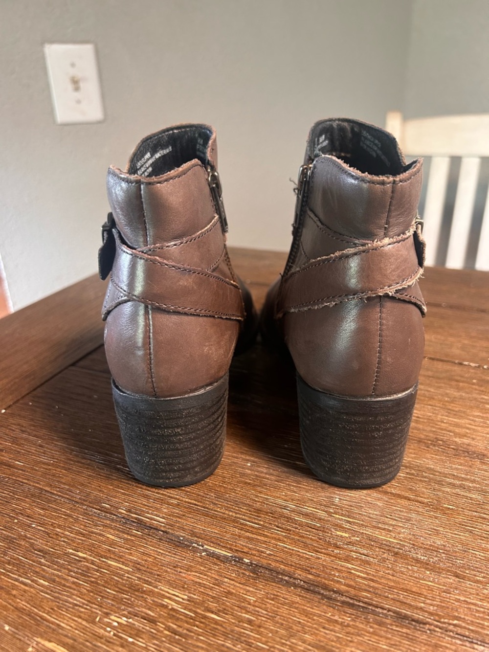 Born Binghamton leather ankle boots size 8 - Picture 7 of 11